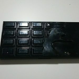 Makeup Revolution chocolate bar palette